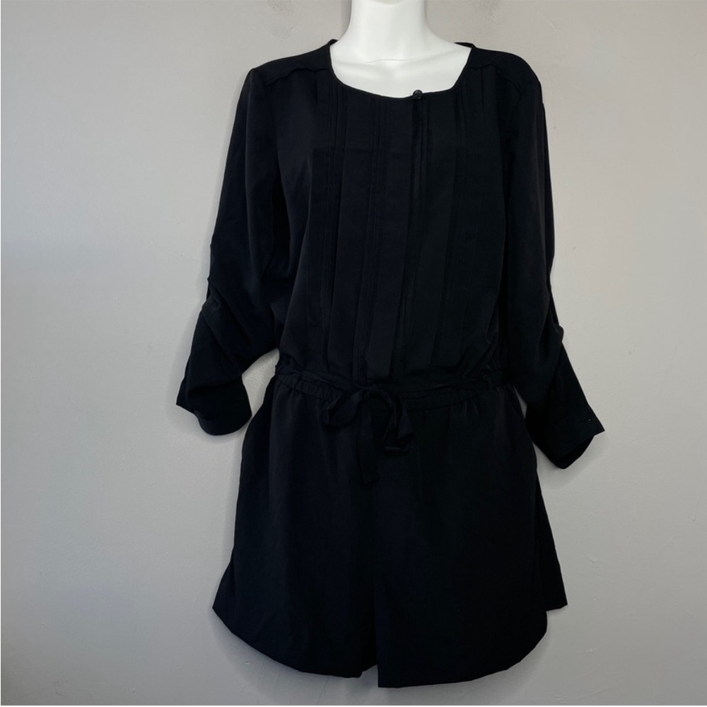 ANN TAYLOR LOFT Black Pleated Belted Romper